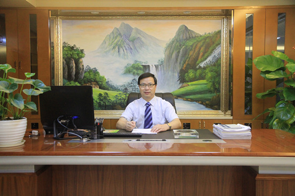 總經(jīng)理劉樂輝先生.jpg 總經(jīng)理劉樂輝先生.jpg